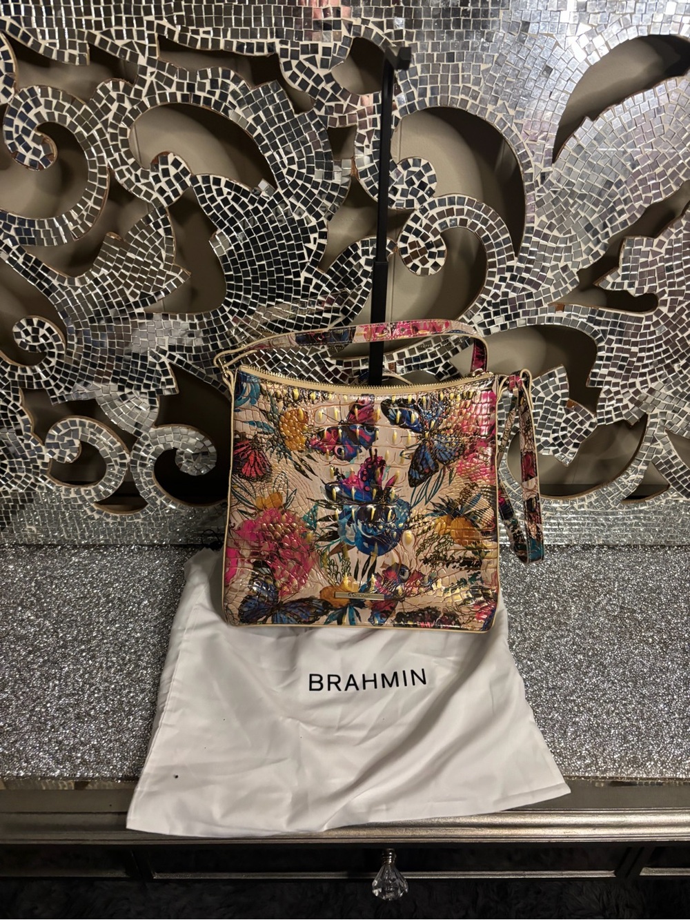 💕Brahmin‎ Floral Embossed Crossbody Bag in Multicolor